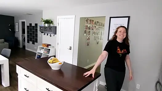 Rekaman seks #21 - nyepong kontol di dapur selama waktu ngopi - 6-5-22