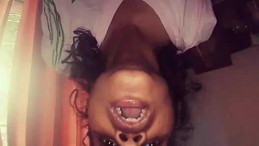 Üvey kızın üvey babasının yarağına hiç utanması yok