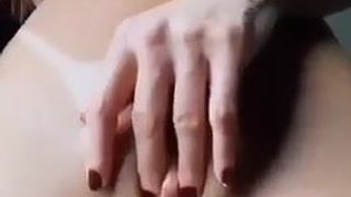 Horny gf squirting