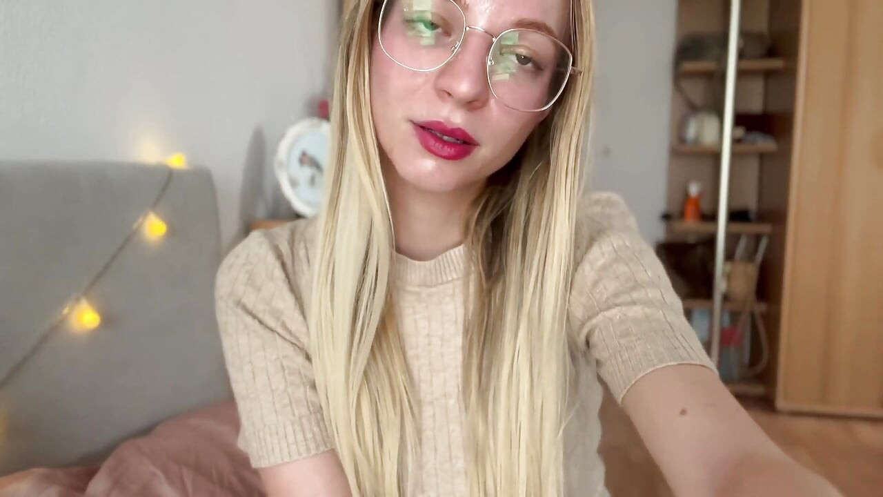 Asmr صديقة تهدئك