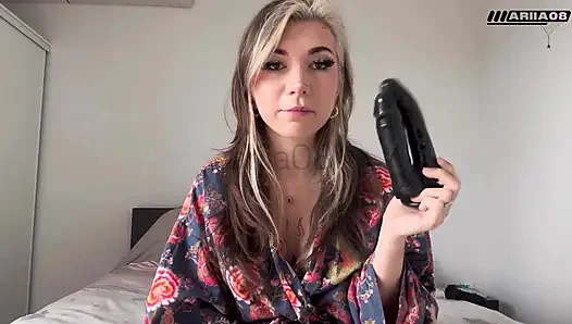 Миниатюрный французский гот тест двойного дилдо и киски