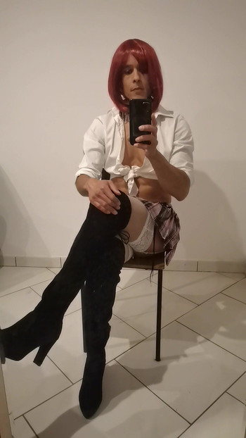 Cosplay, Crvenokosa školarka