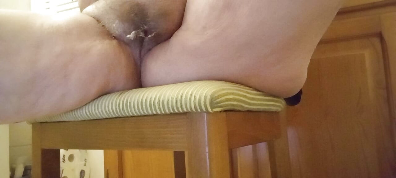 53歲業餘女剃除毛茸茸陰部特寫 - Part 1