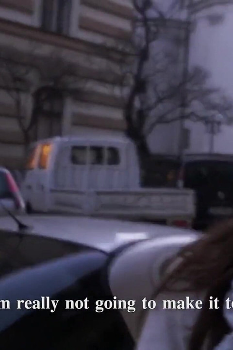 Публичные пикапы - брюнетка Mona Lee сосет член и принимает порцию спермы в любительском видео