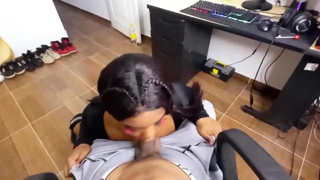 The Horny Stepsister Wants to Suck Late at Night