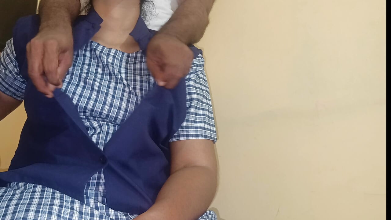 Gadis sekolah berseragam xxx