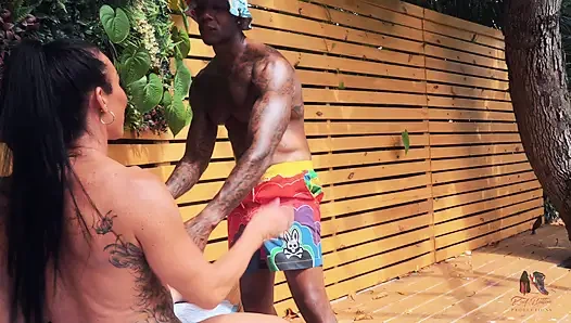 Muscle Mommy Dick Down