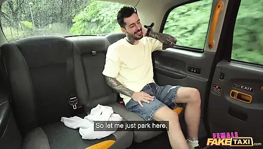 Kadın sahte taksi - Polonyalı kızıl saçlı cherry candle aldatırken yakalandı sakso amcık yalıyor ateşli halka açık seks