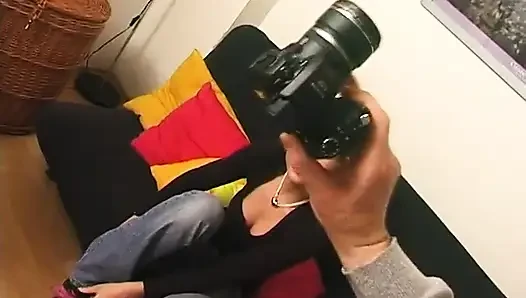 Amateur-lesben lecken sich gegenseitig den busch
