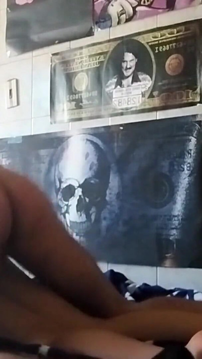 Emotivni trenutak iz "Prekrasne kurve koju jebe njen polubrat kad su ostali sami kod kuće!! 02"