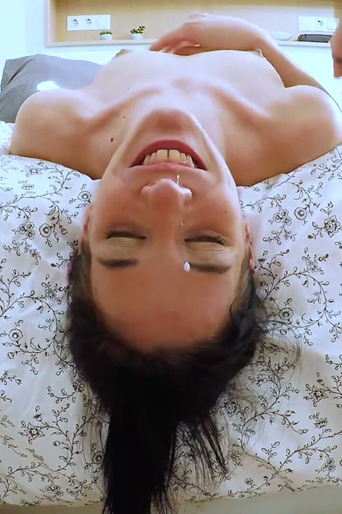Nikki Fox知道她如何绕过巨大的鸡巴