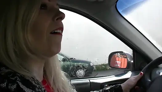 Blonde milf in einem auto gefickt 4935 2 1 -