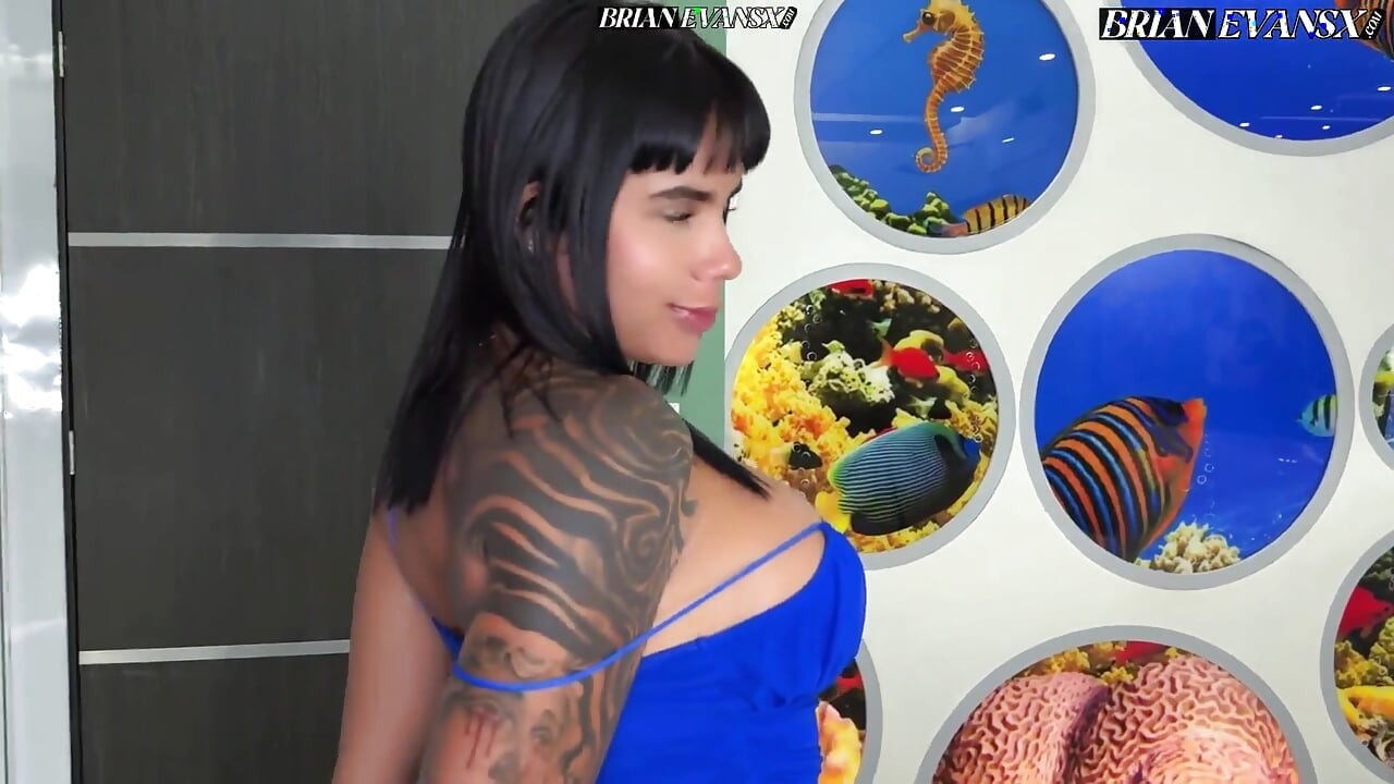 Big Ass Amazon Sayafit Gives Me Her Squirt and Anal on the First Date - Brian Evansx