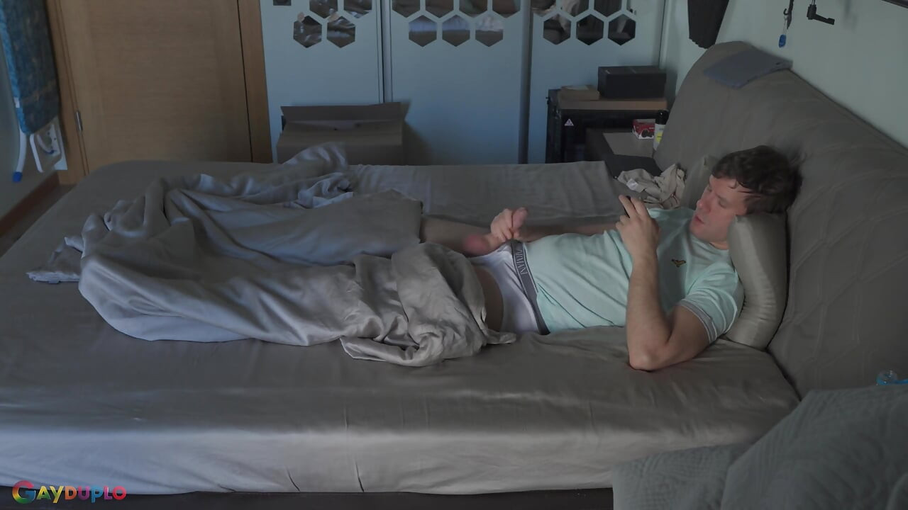 Jerking off and Cumming in Hand!