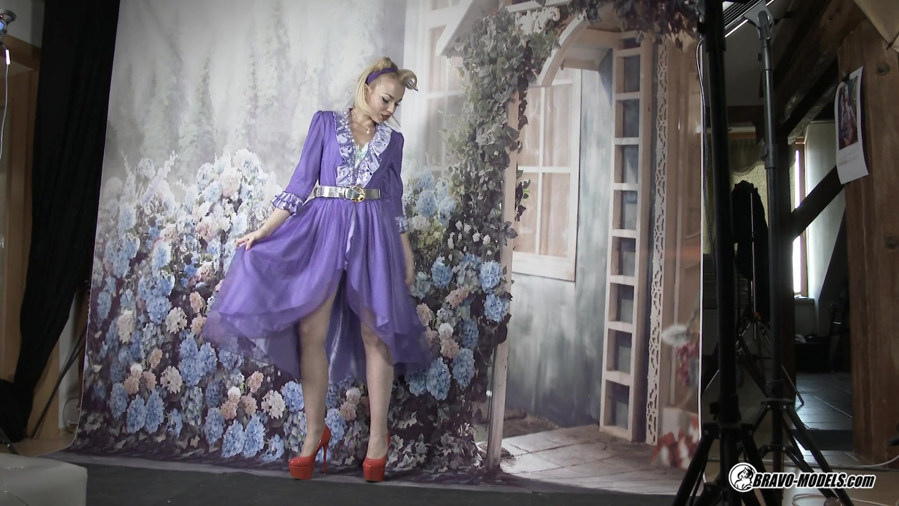 レベカ・ブラック - バックステージ写真撮影