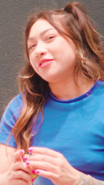 Heiße Asiatin Karol Kimeshi Mit Vollbusige MILF Monique