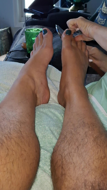 My neighbor gives me a foot rub before I give her one