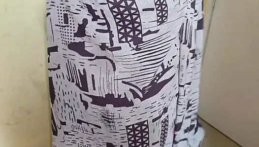 Gas delivery boy se chudai karwai