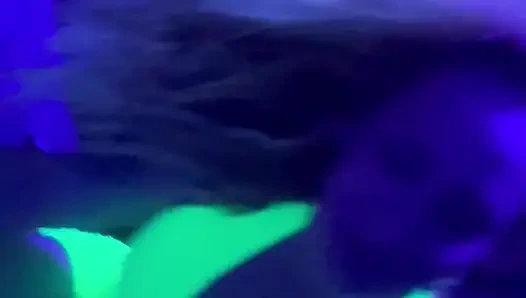 Zoey portland dientot habis-habisan sama kontol besar di klub malam