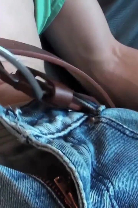 Eifriger pawl bekommt seinen ersten schwulen handjob