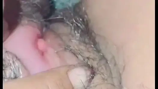 Sikişmeye hazırsan, bırak saçımı temizleyeyim.