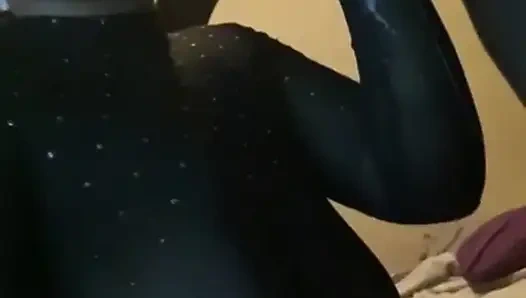 Мой отчим переехал с нами и поздно ночью мы развлекаемся немного