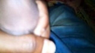 Menino indiano se masturba em novo vídeo quente