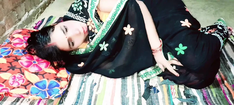 Fucking hot Bhabhi in black saree