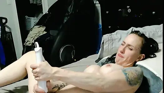 Evli kadın kocasından yarak alıyor