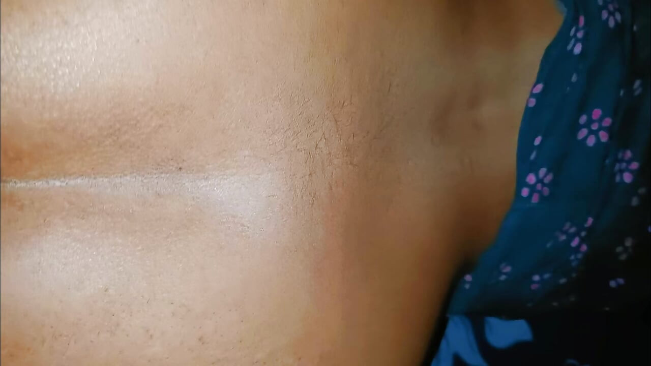 Nova esposa indiana com marido amigo não em casa