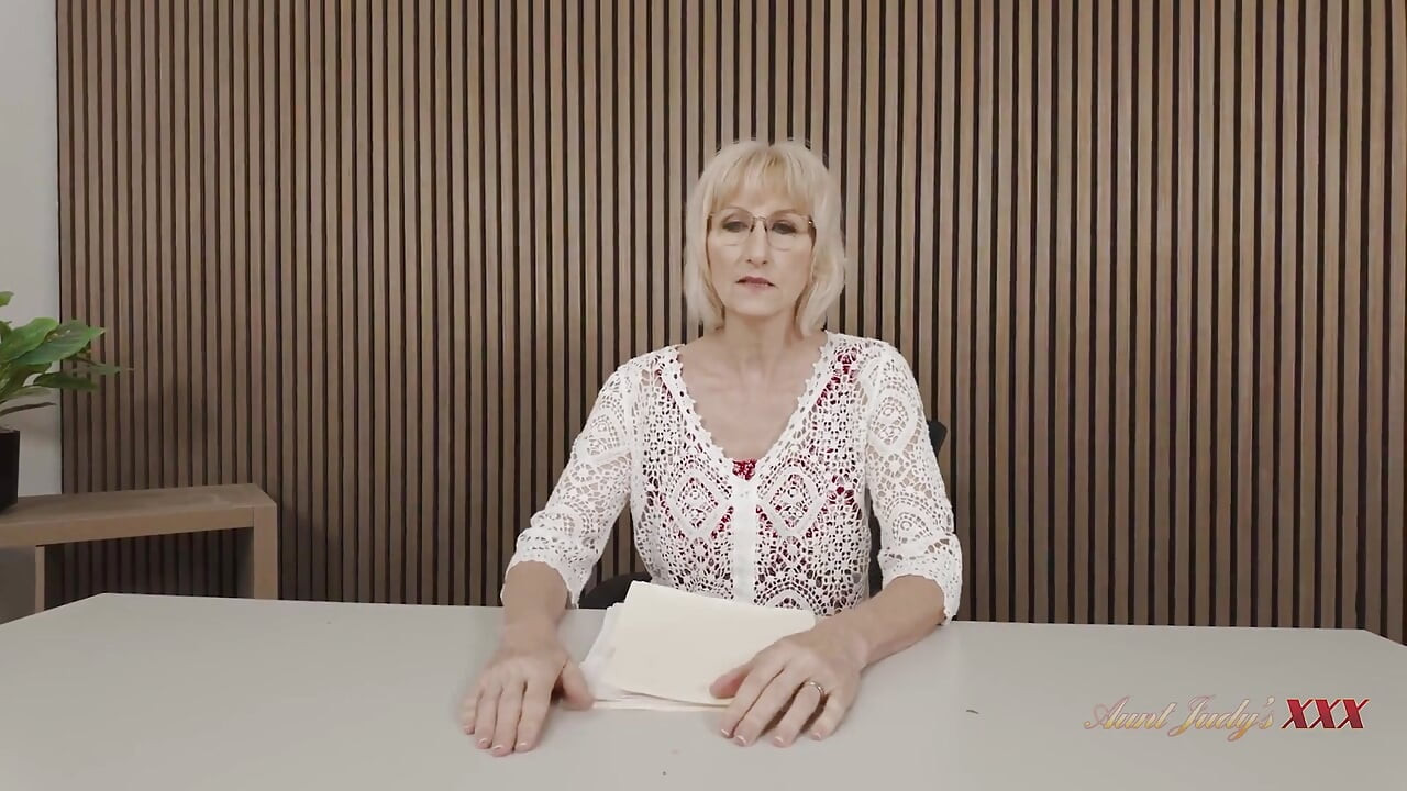 MătușaJudysXXX - gilf matură țâțoasă de la facultate, Dean Morgan Shipley vrea să te vadă în biroul ei
