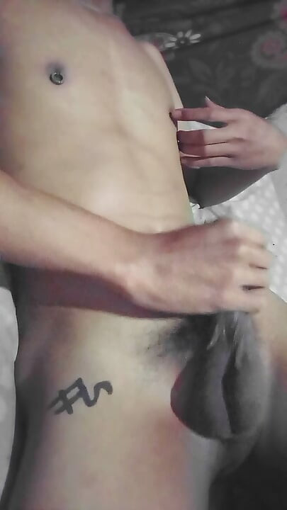 I made a dick show and played my pentil and balls to crot