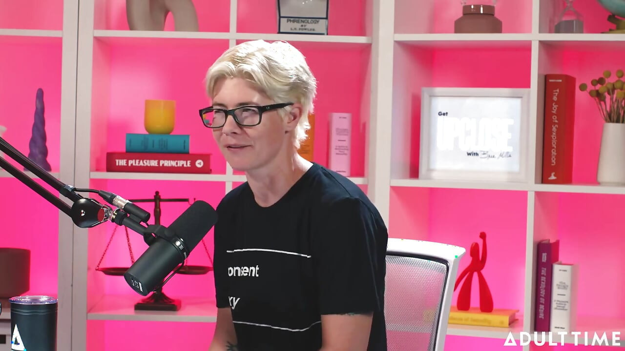 Kimmy Kimm erövrar skam och säljer begagnade trosor | podcasten Vuxentid