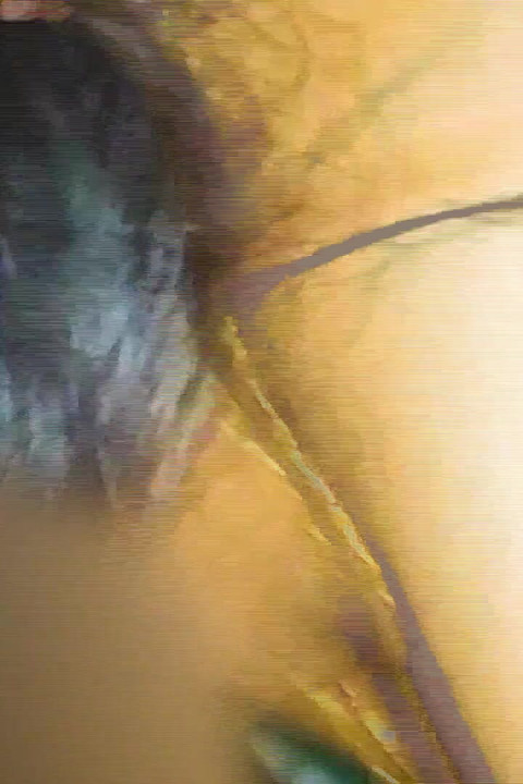 Napalona przyrodnia siostra złapała palcówkę