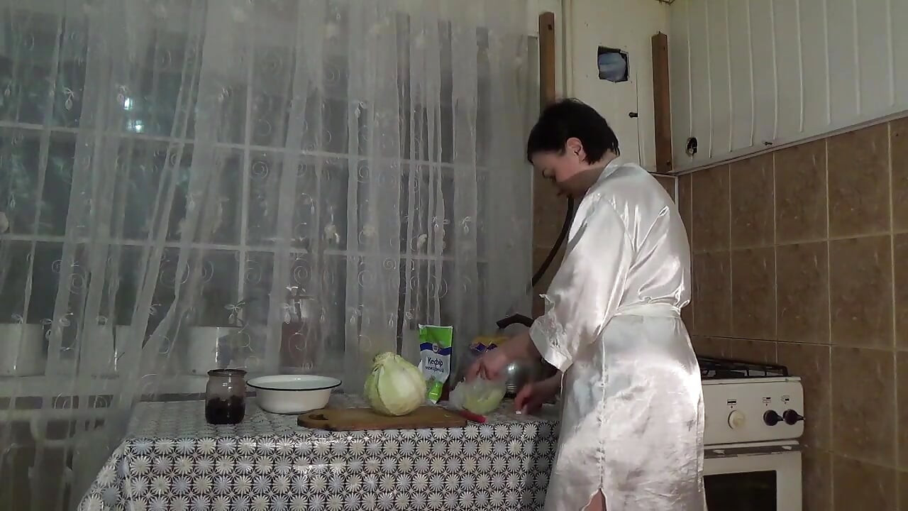 Sexy messy housewife with big tits ! JOI! Tits covering in food!