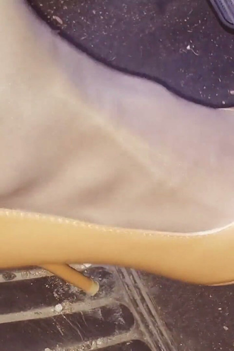 Brake Failure in Pointing Pumps and Nude Stockings