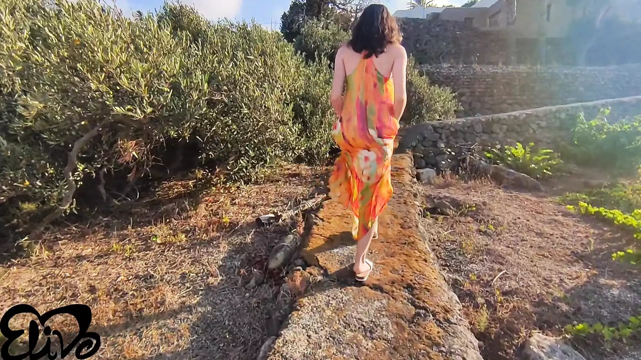 意大利宝贝在仙人掌后面被狠操 - DIALOGHI ITA