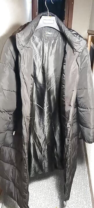 Shooting my cum on the shiny lining of a long lady wintercoat