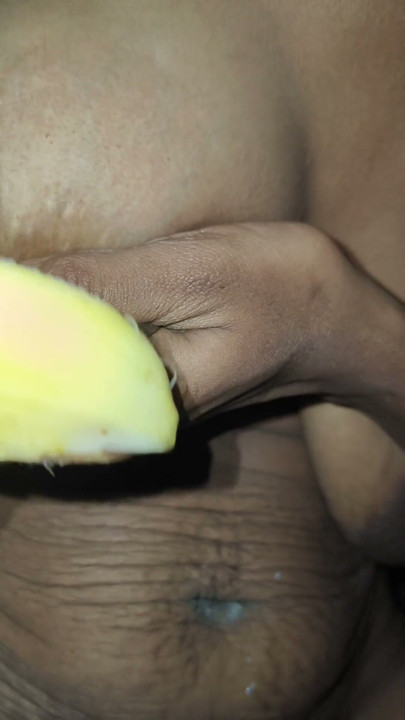 Teen insert banana in pussy | Clip 1