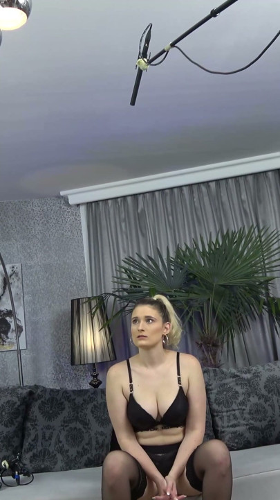 Melina May - BEHIND THE SCENES - INTERVIEW UND ALLE CASTING VIDEOS AUF FUNDORADO | Clip 1