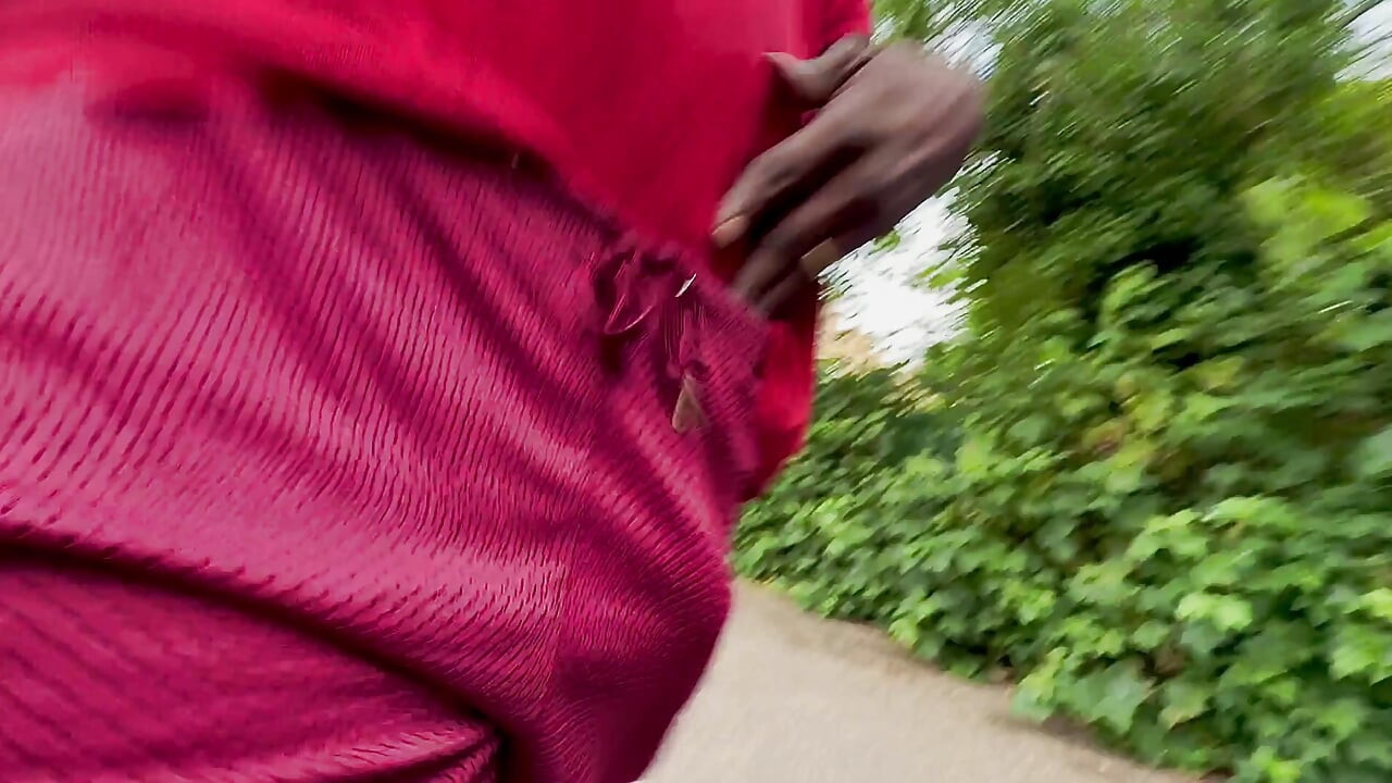 Walking Commando Under a Scorching Heatwave…