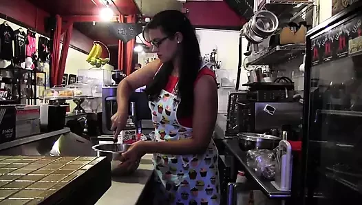 Aksi hot lesbian penny barber dan alani pi yang lagi asik muasin memek satu sama lain