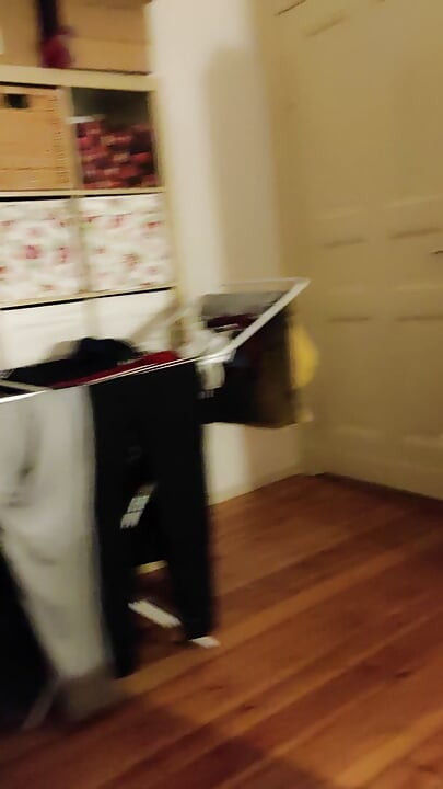 Dj兄弟那双白色、臭烘烘、脏兮兮的袜子