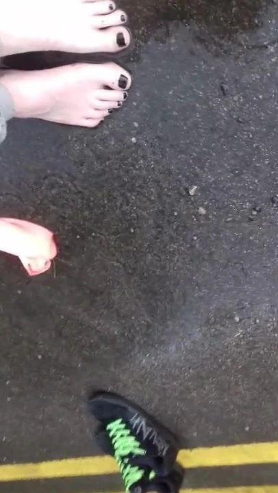 His barefeet vs Puddle