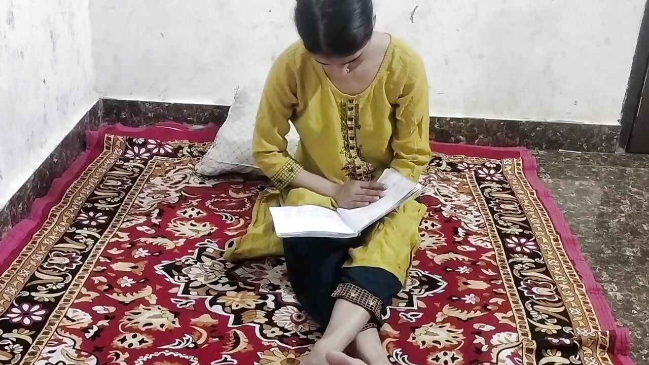 Student ko fee nhi dene par teacher ne jabar dasti land chuswaya