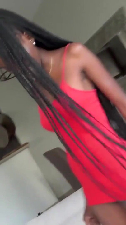 هواة الأبنوس فاتنة قذرة الحلق العميق وراعية البقر العكسية على اتفاقية الأسلحة البيولوجية المنتج | مقطع 1