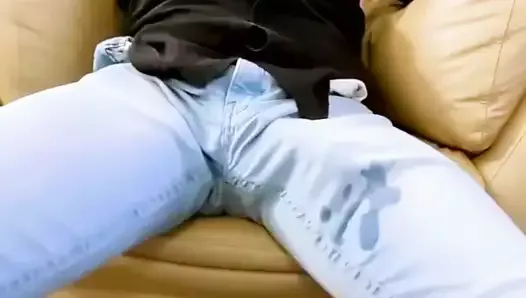 Big cock Cumming wolne ręce w dżinsach !!!