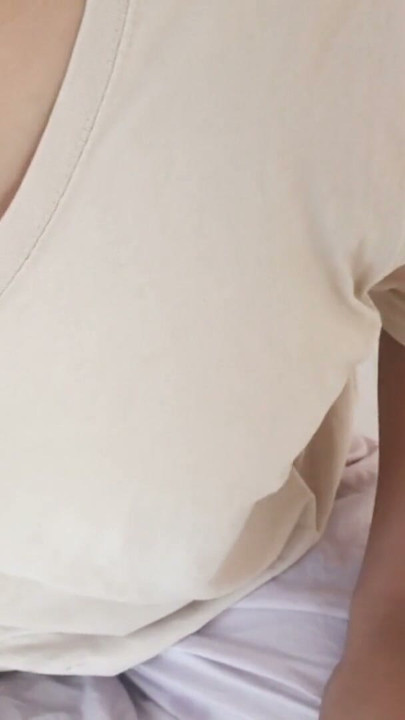 내 방글라데시 의붓여동생이 너무 목이 말라서 물을 줬다. 방글라 더티 토킹 섹스 영상. | 클립 1