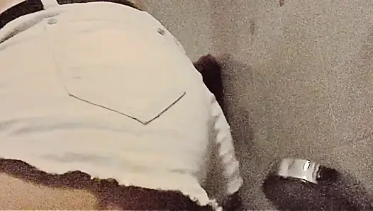 Gara-gara harus kencing aku selalu sange berat