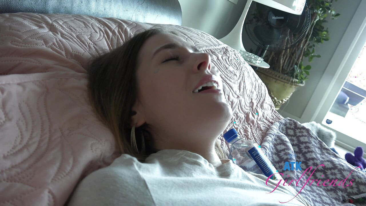 Fiona's Desperate Pee Drive: Car Piss, Trail Squat, Hard Fuck, Cig Footjob & Creampie Pee Show